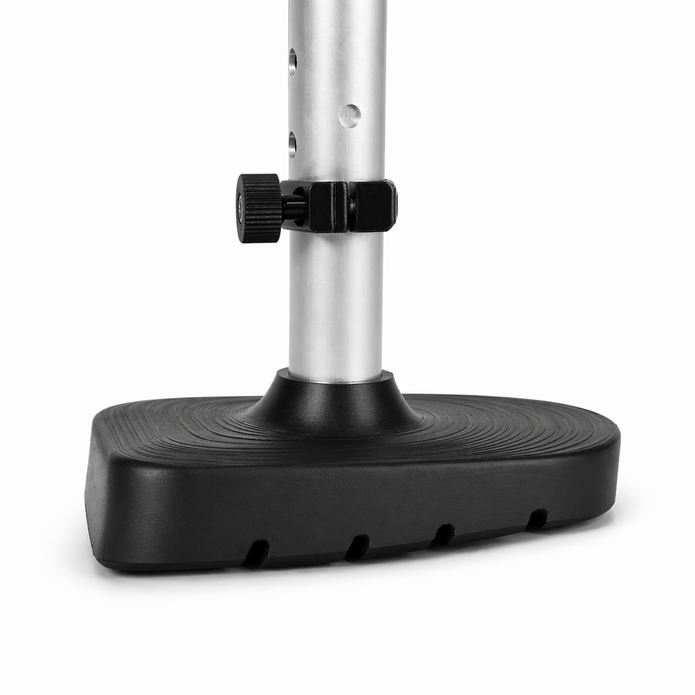 Side profile of the wide stability foot